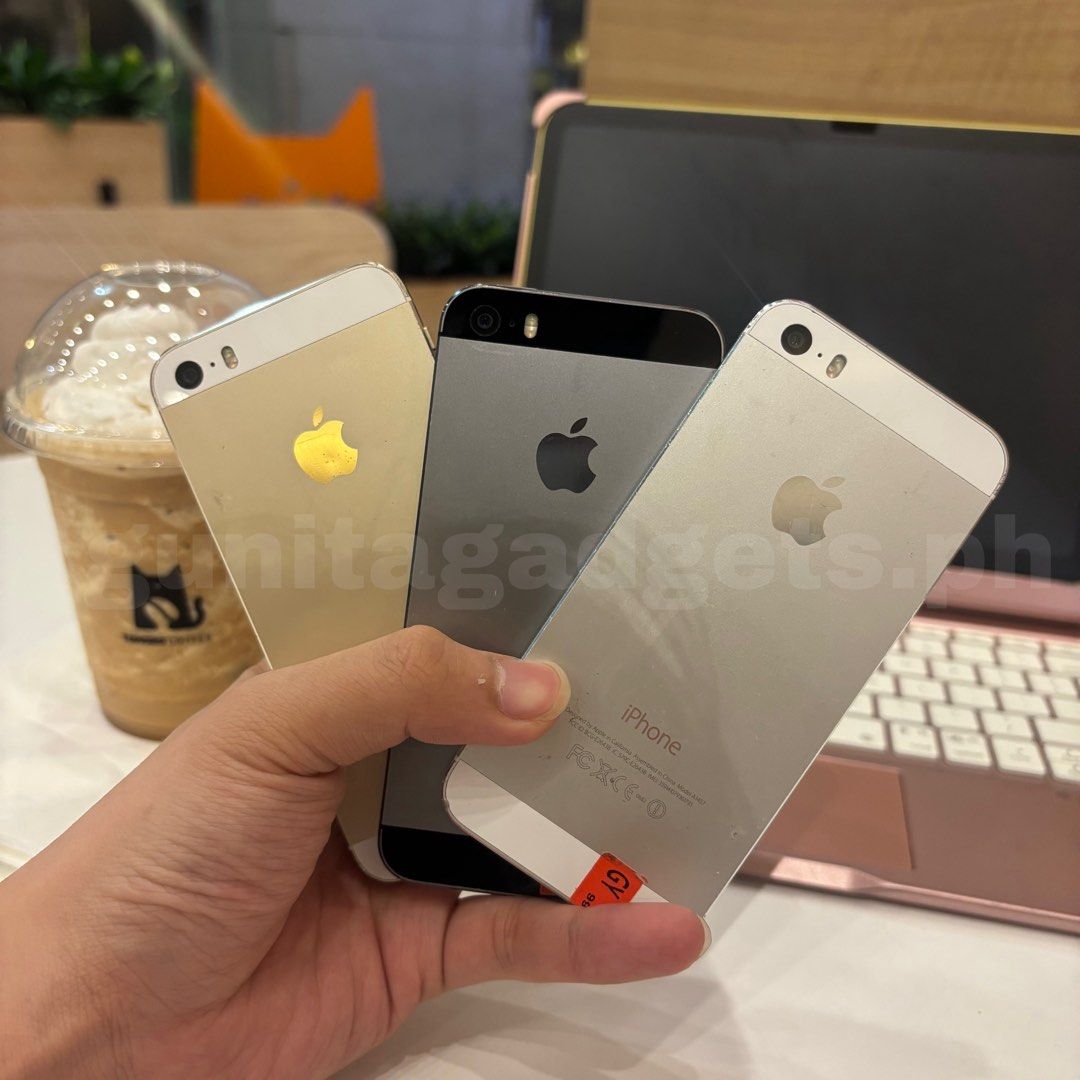iPhone 5s (DigiCam) 16gb (Category: Video Cameras) located in Quezon City. Submitted by gunitagadgets.ph (Listing ID 1465783930, Image 2). Description: TEXT ME TO ORDER!!! hello people! selling my 5S 16GB in Silver and Space Grey 📸 Original pre-owned Apple units, mainly recommended for digicam use, Apple Music, and casual use. Details: • Silver & Space Grey available • 16GB • Wi-Fi only • AirDrop works • Touch ID / fingerprint works • Sound work