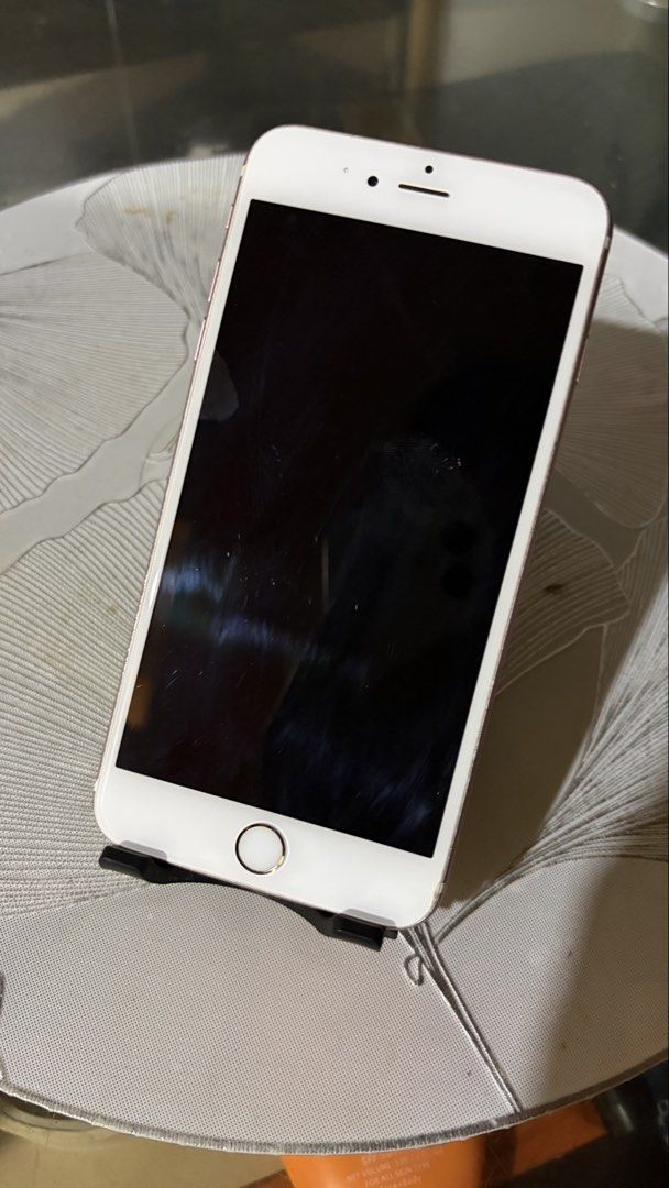 Iphone 6sPlus (Category: Others) located in Caloocan City. Submitted by shano11 (Listing ID 1465907950, Image 2). Description: safe to reset pwede any sim power button doesnt work mao ra issues name your price.