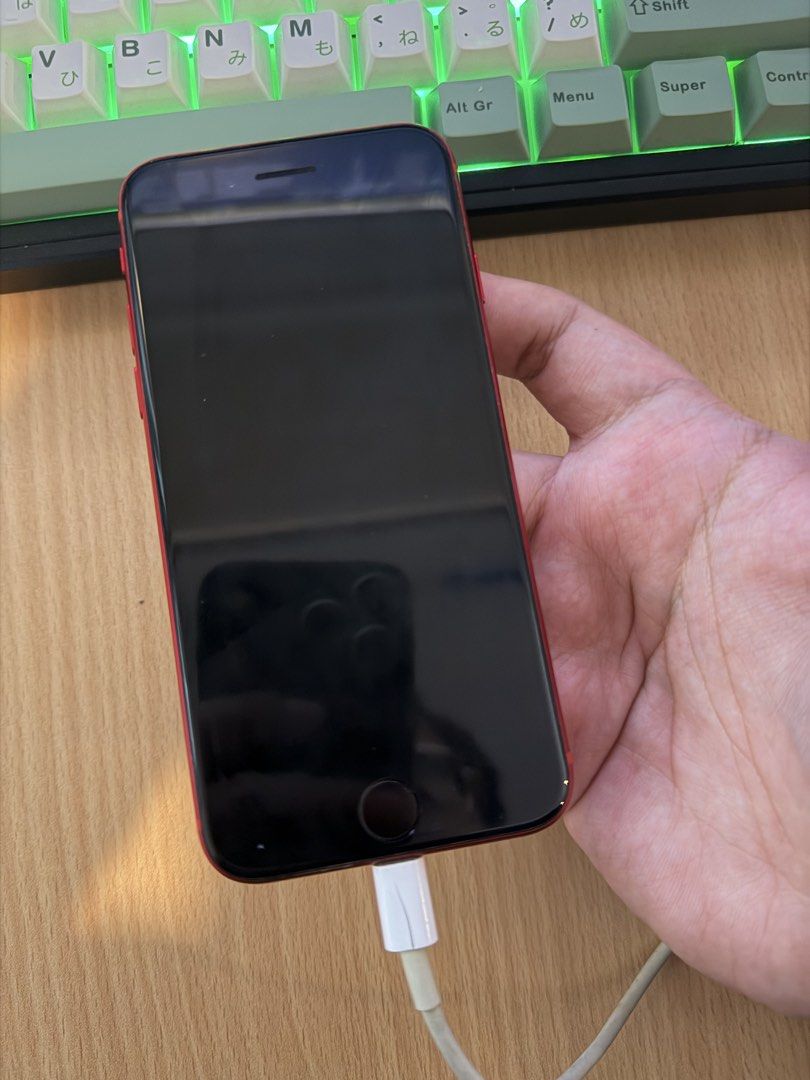 Iphone SE 2020 2nd gen 128gb (Category: iPhone SE Series) located in Pasig City. Submitted by amielvaldez (Listing ID 1465899900, Image 3). Description: - Model: iPhone SE 2nd Generation (2020) - Storage: 128GB - Color: (PRODUCT)RED - Condition: Pre-owned, well-maintained physical appearance - Battery Health: 78% (never been opened or serviced - Meetup Location:, San Juan, Metro Manila.