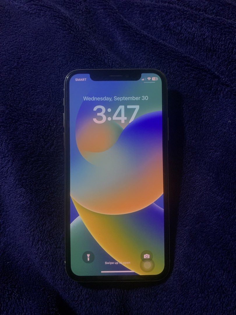 iphone X silver (Category: iPhone X Series) located in Pasay City. Submitted by royalearth.c1dd07 (Listing ID 1465774233, Image 2). Description: RUSH FOR SALE!! iphone X silver 64 gb ₱5,250 can let go for ₱5,000 RFS: badly need funds condition: - face id working, camera working - no scratch sa back glass mismo - lcd replaced but true tone still works - lower button naka-dent na or hindi na naka-angat - unli icloud reset other than that, all worki