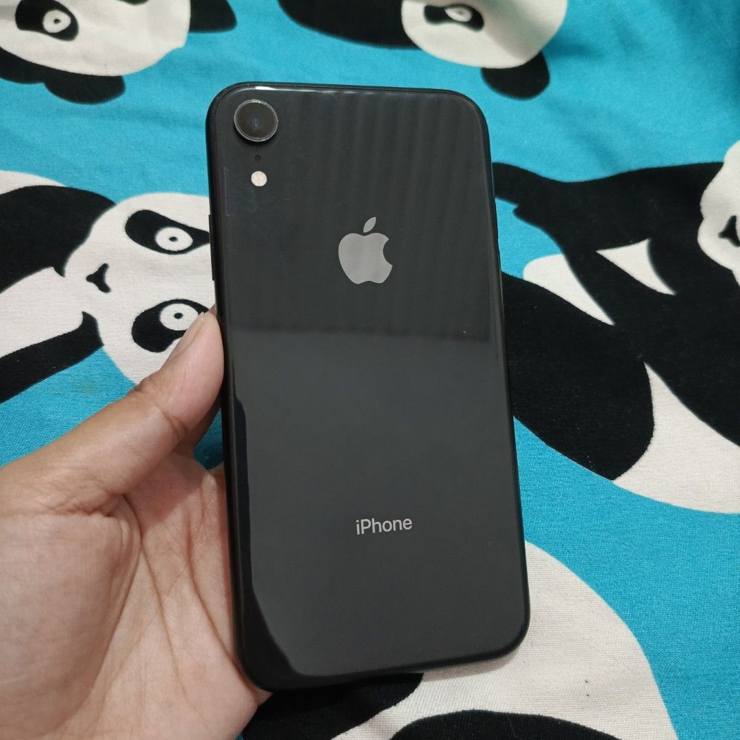 Iphone XR 128 (Category: iPhone X Series) located in Bulacan. Submitted by snumxxx (Listing ID 1465905728, Image 2). Description: - Model: Apple iPhone XR - Storage Capacity: 128GB - Color: Black - Condition: Working well, minor normal wear - Battery Health: 75% (Service / Important Battery Message displayed) - No repair history — never been repaired since I bought it. ✨ Lady-owned / lady-handled ✅ Never opened or repaired ✅ Well taken care of NE