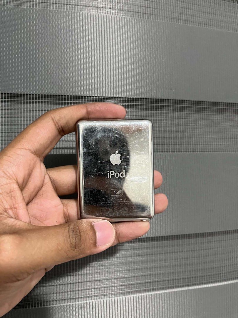 Ipod nano 3rd gen (Category: Portable Music Players) located in Quezon City. Submitted by all_about_retro (Listing ID 1465894604, Image 2). Description: Ipod nano 3rd gen 4gb Tested Good lcd Good clickwheel Makinis front & back plate Issue: dead battery Pickup.