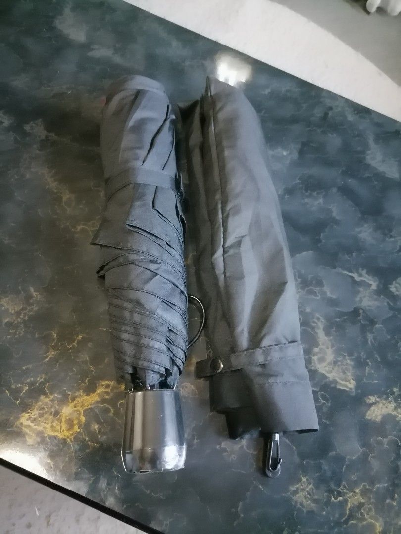Japan Big Folding Umbrella (Category: Other Accessories) located in Butuan. Submitted by az-branded.items (Listing ID 1465938029, Image 1). Description: Big at magaan lang New- naka plastic pa ang handle Matibay po kapag galing Japan.
