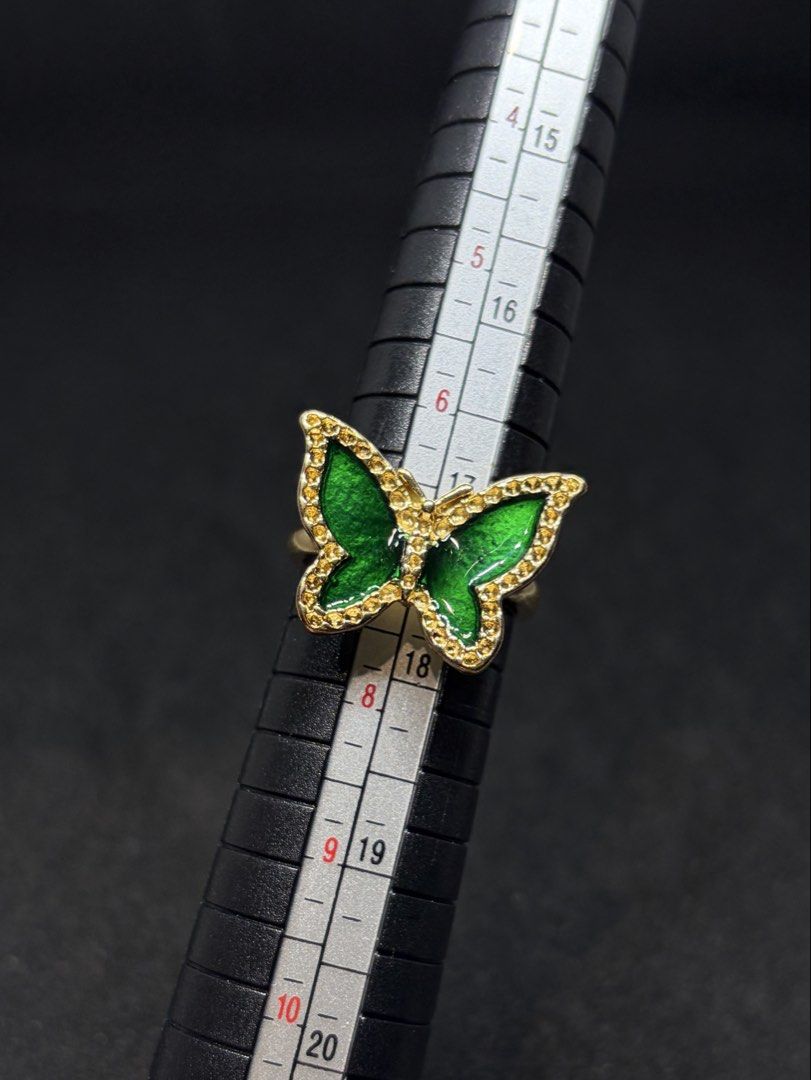 Japan Surplus Vintage Butterfly Ring Size 7 (Category: Rings) located in Mexico. Submitted by secondstory.kr (Listing ID 1465898599, Image 1). Description: .