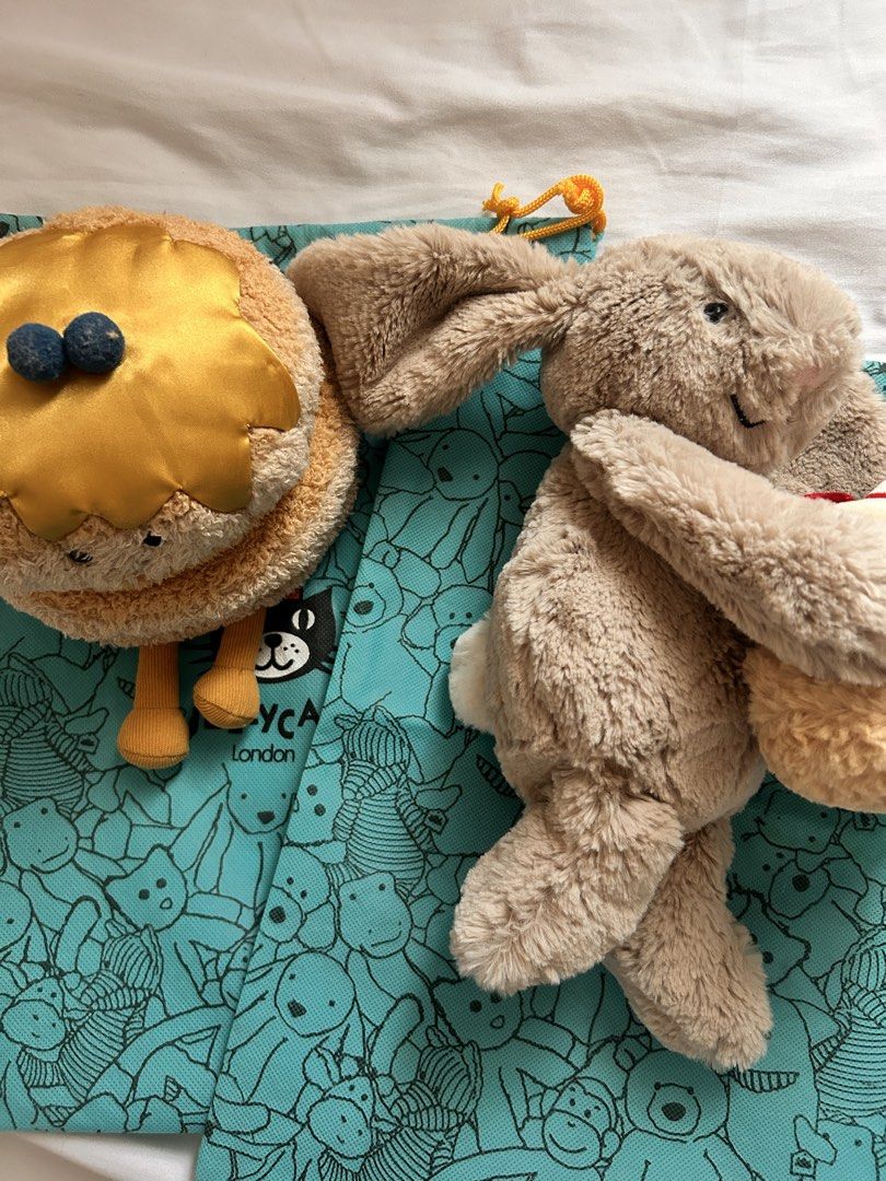 Jellycat Pancake with Tag and Pouch (Category: Plushies & Soft Toys) located in Manila. Submitted by kashrain (Listing ID 1465923023, Image 3). Description: Inclusions: Pouch (Negotiable) 1:1 Replica / (same weight as the OG, have beads under) Loc: Cavite/Metro Manila | Lalamove / J&T / LBC / Meet-up dm for more deets/info! IG: @kash.rain.
