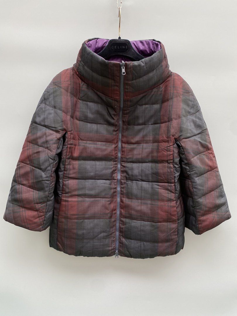 Jil Sander Navy Down Jacket (Category: Coats, Jackets and Outerwear) located in Baguio. Submitted by thecollector2600 (Listing ID 1465823844, Image 3). Description: 18” x 24”.