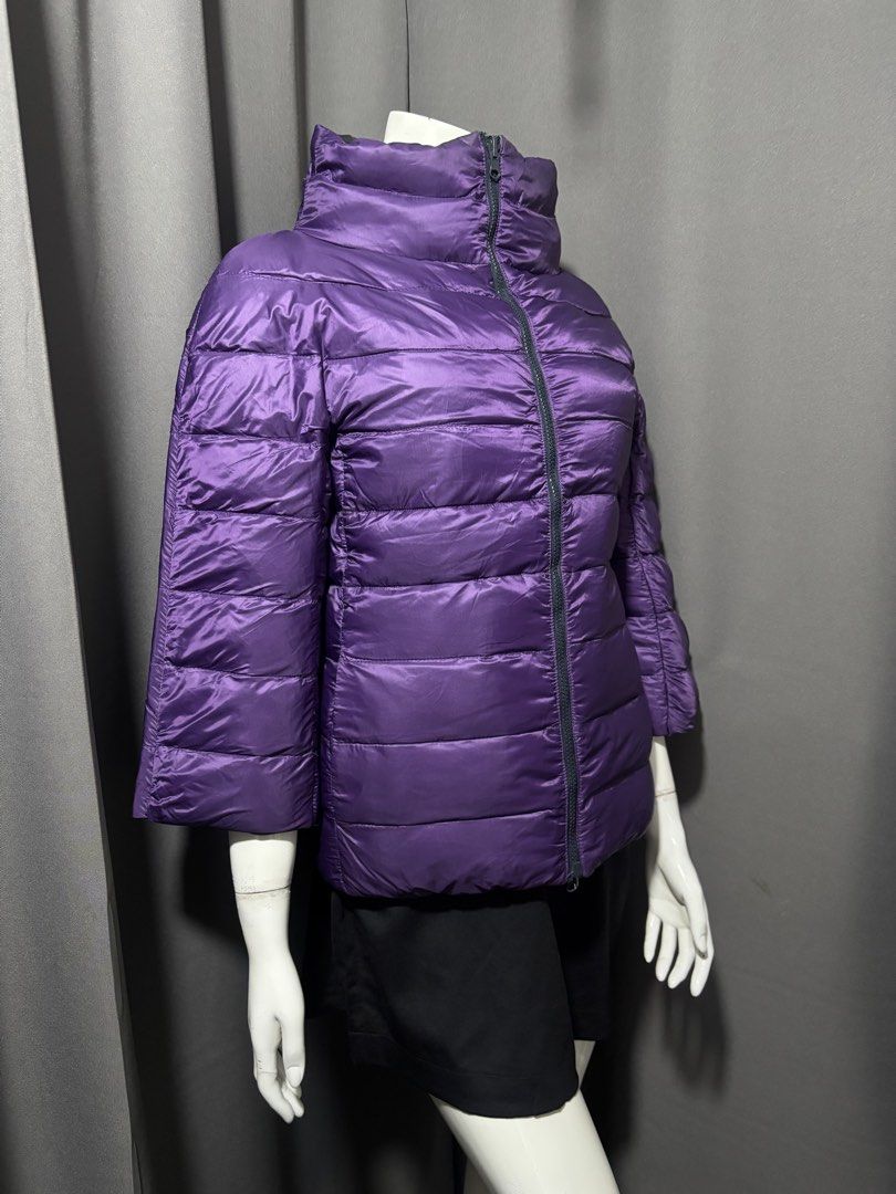 Jil Sander Navy Down Jacket (Category: Coats, Jackets and Outerwear) located in Baguio. Submitted by thecollector2600 (Listing ID 1465823844, Image 2). Description: 18” x 24”.