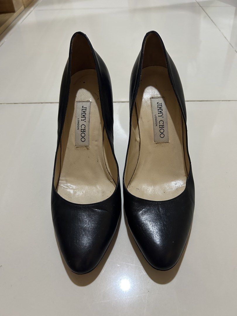 Jimmy Choo Pumps EU 39.5 (Category: Sneakers & Footwear) located in Makati City. Submitted by miss.manolos.closet (Listing ID 1465929052, Image 1). Description: .