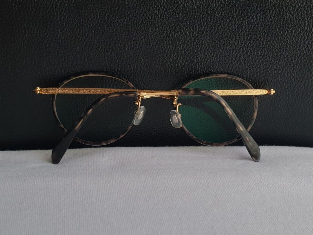 JINS Tokyo Retro Eyeglass Frame (Category: Sunglasses & Eyewear) located in Quezon City. Submitted by WasalakTwo (Listing ID 1465949288, Image 2). Description: Bought in Japan Japan released Good condition Clean and presentable Lens are graded, but replaceable Open for delivery nationwide Front Width 13cm Front Height 4cm.