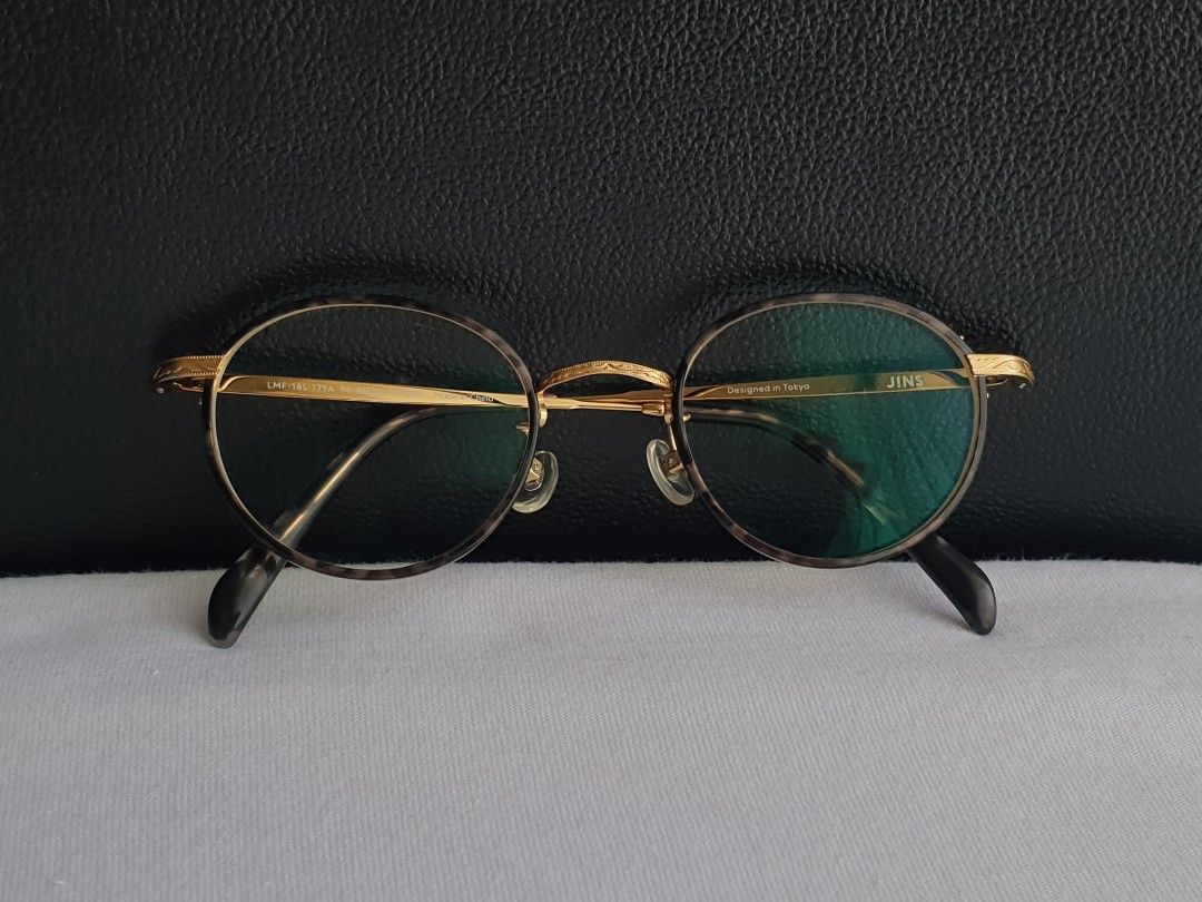 JINS Tokyo Retro Eyeglass Frame (Category: Sunglasses & Eyewear) located in Quezon City. Submitted by WasalakTwo (Listing ID 1465949288, Image 1). Description: Bought in Japan Japan released Good condition Clean and presentable Lens are graded, but replaceable Open for delivery nationwide Front Width 13cm Front Height 4cm.