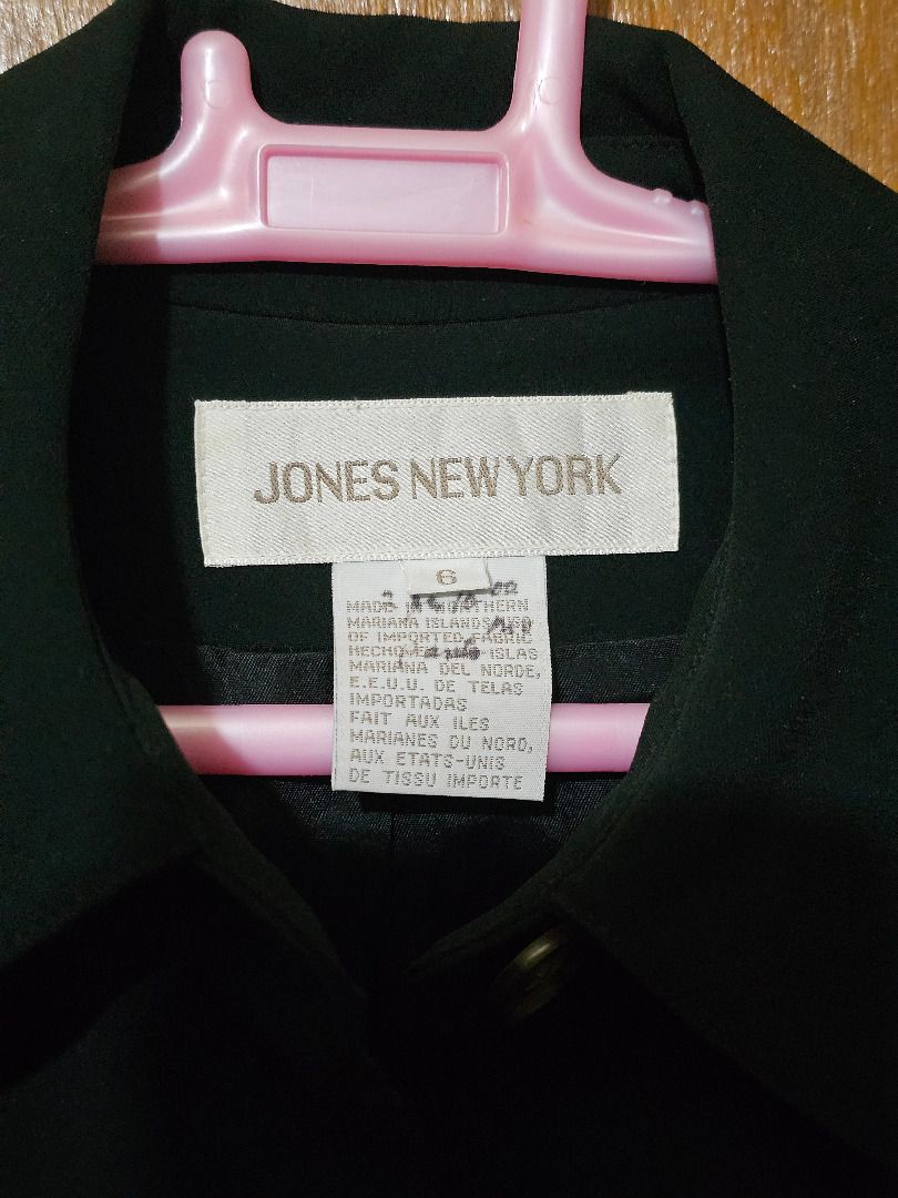 Jones New York Black Long-line Button Blazer (Category: Coats, Jackets and Outerwear) located in Quezon City. Submitted by mb.tan (Listing ID 1465930479, Image 3). Description: - Size: Small to medium (US 6-EUR 38-UK 10) - Color: Black - Upper material: 64% triacetate, 36% polyester - Lining: 100% acetate - Appropriate as officewear and smart casual settings. Price is negotiable Payment: Gcash Delivery: Sf to be shouldered by buyer. Meetups: Any 