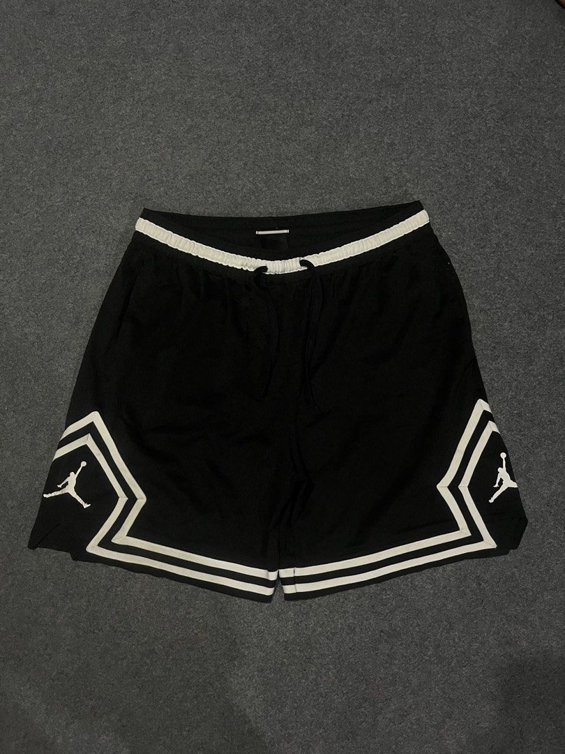 Jordan diamond short (Category: Changing Mats & Accessories) located in Lapu Lapu. Submitted by jhonrener41426 (Listing ID 1455724471, Image 2). Description: Size 34 Length-19.5 Leg opening-13 Excellent condition Color rate 9.8/10 Authentic Issue last pic solid paga repair pinhole .