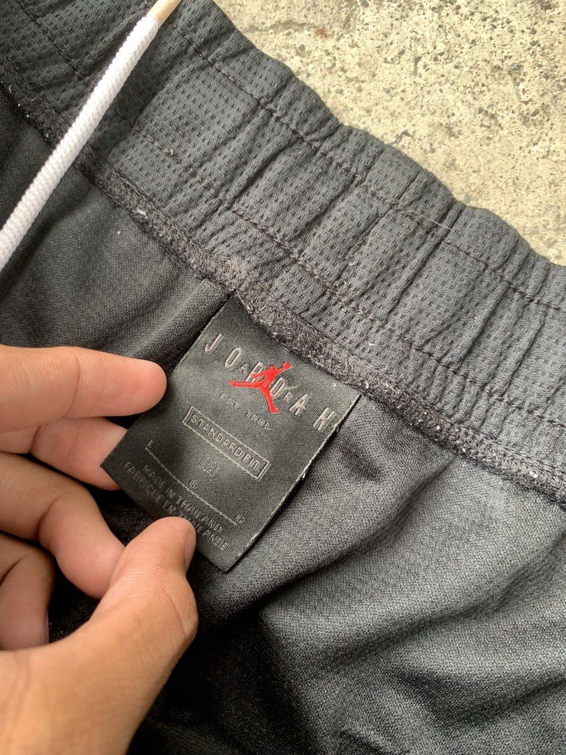 JORDAN DRIFIT AIR DIAMOND SHORT(authentic) (Category: Shorts) located in Kalibo. Submitted by thriftyfinds09 (Listing ID 1465886628, Image 3). Description: JORDAN DRIFIT AIR DIAMOND SHORT(authentic) COLOR MAY VARY DUE TO LIGHTING COLOR RATE:9.8 CONDITION RATE: 9.5 ISSUE:minimal rans, minor lints DIMENSIONS WIDTH: 35.5 LENGHT:18 Hem:13 LOCATION:BANGA AKLAN CAN DO SHIPPING NATIONWIDE 📥📥📥.
