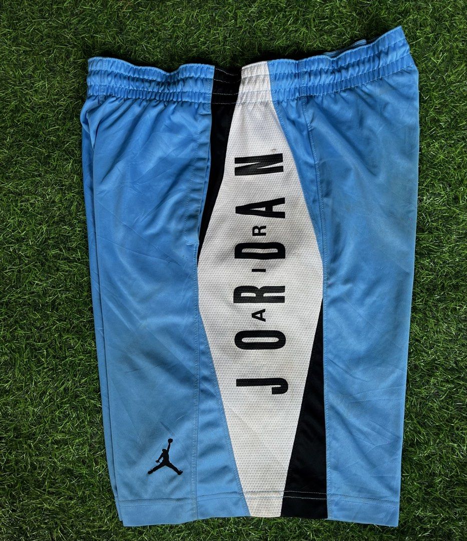 Jordan SCRIPT (Category: Shorts) located in Cebu City. Submitted by pick2zeroo (Listing ID 1465797666, Image 2). Description: JORDAN SCRIPT Waist: 32 to 36 stretchable & garterized Length: 23 Honest issue: minimal scratches Dm📩 .