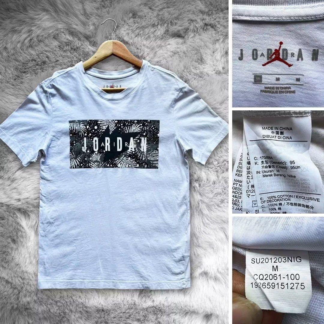 Jordan Tropical Box Logo Tee Light Blue Size M (Category: Tshirts & Polo Shirts ) located in Alicia. Submitted by angkal_tjong23 (Listing ID 1465829909, Image 1). Description: ✅SMALL TO SEMI MEDIUM ✅18.5x26.3 ‼️ISSUE: ❌ ✅CONDITION: EXCELLENT🔥 ✅COLOR RATE: 9.8/10.