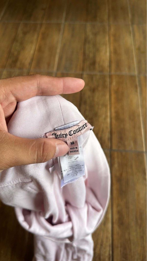 JUICY COUTURE Y2K PANTS (Category: Other Bottoms) located in Manila. Submitted by urban.vintage (Listing ID 1465792439, Image 2). Description: ISSUE: NONE (NEED WASH) MOP :GCASH (NO COD) SHIP VIA: LALAMOVE & J&T LOCATION: PASIG CITY LENGTH: 40 HEM : 5-7 WIDTH :28-32 .
