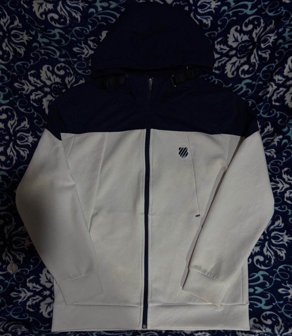 K SWISS (Category: Coats, Jackets and Outerwear) located in Lantapan. Submitted by thriftsylz (Listing ID 1465919800, Image 1). Description: Issue: None Dimes: PM me.