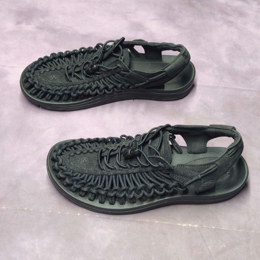 Keen Uneek sandals (Category: Sneakers) located in San Jose. Submitted by dripdropph22 (Listing ID 1465765547, Image 3). Description: Keen Uneek sandals 1499 +Sf US - 9 unli vouche Unli vc.
