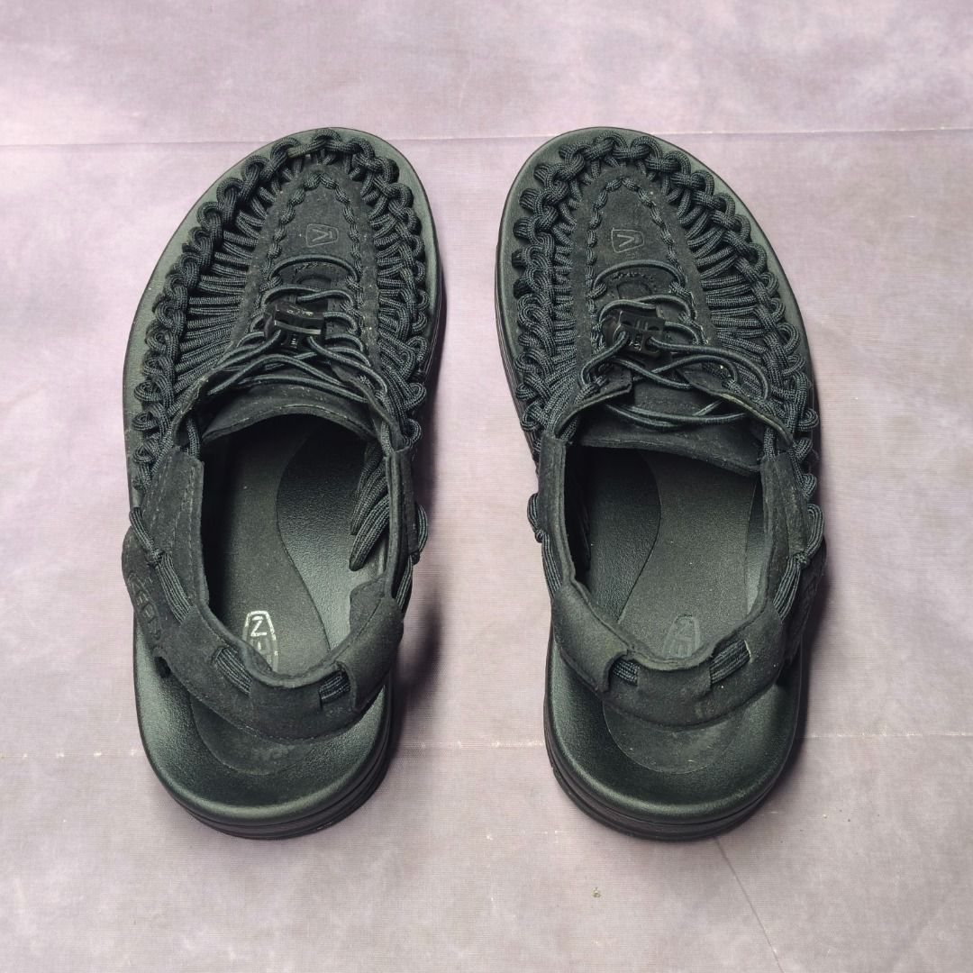 Keen Uneek sandals (Category: Sneakers) located in San Jose. Submitted by dripdropph22 (Listing ID 1465765547, Image 2). Description: Keen Uneek sandals 1499 +Sf US - 9 unli vouche Unli vc.