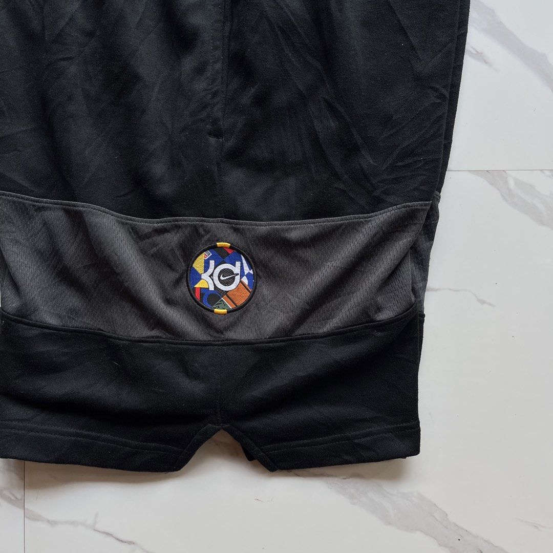 Kevin Durant (Category: Shorts) located in Lucena. Submitted by RAGGGGSSSS (Listing ID 1465893497, Image 2). Description: Nike Kevin Durant Basketball Shorts XL on Tag 30-36 Length is 20 Leg Opening is 13 Verygood Condition Authentic No issue.