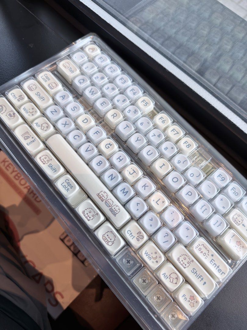 Key Caps for Mechanical Keyboard (Category: Computer Keyboard) located in Quezon City. Submitted by misislee04 (Listing ID 1465873009, Image 2). Description: ⌨️ KEYCAPS FOR SALE! ⌨️ ✨ Mechanical Keyboard Keycaps 📦 With original box 💰 ₱550 only! 📍 Location: Project 8, Quezon City 🛵 Pick-up via Lalamove — buyer’s booking Message me if interested! 💕.