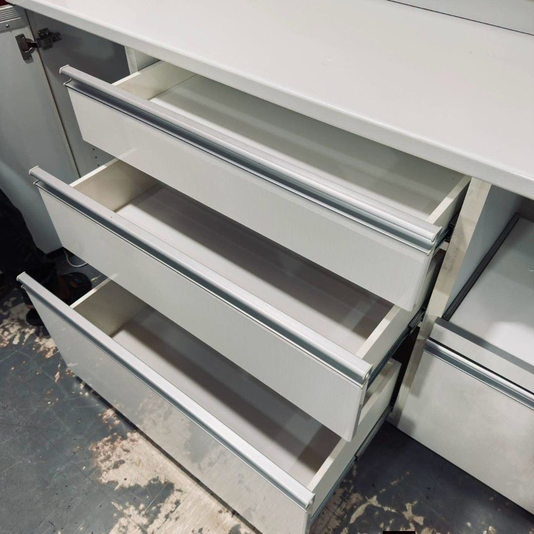 Kitchen Cabinet (Category: Shelves, Cabinets & Racks) located in Meycauayan. Submitted by marygracecasimiro (Listing ID 1465951600, Image 3). Description: Kitchen Cabinet ₱15k See pic for issue.💚.