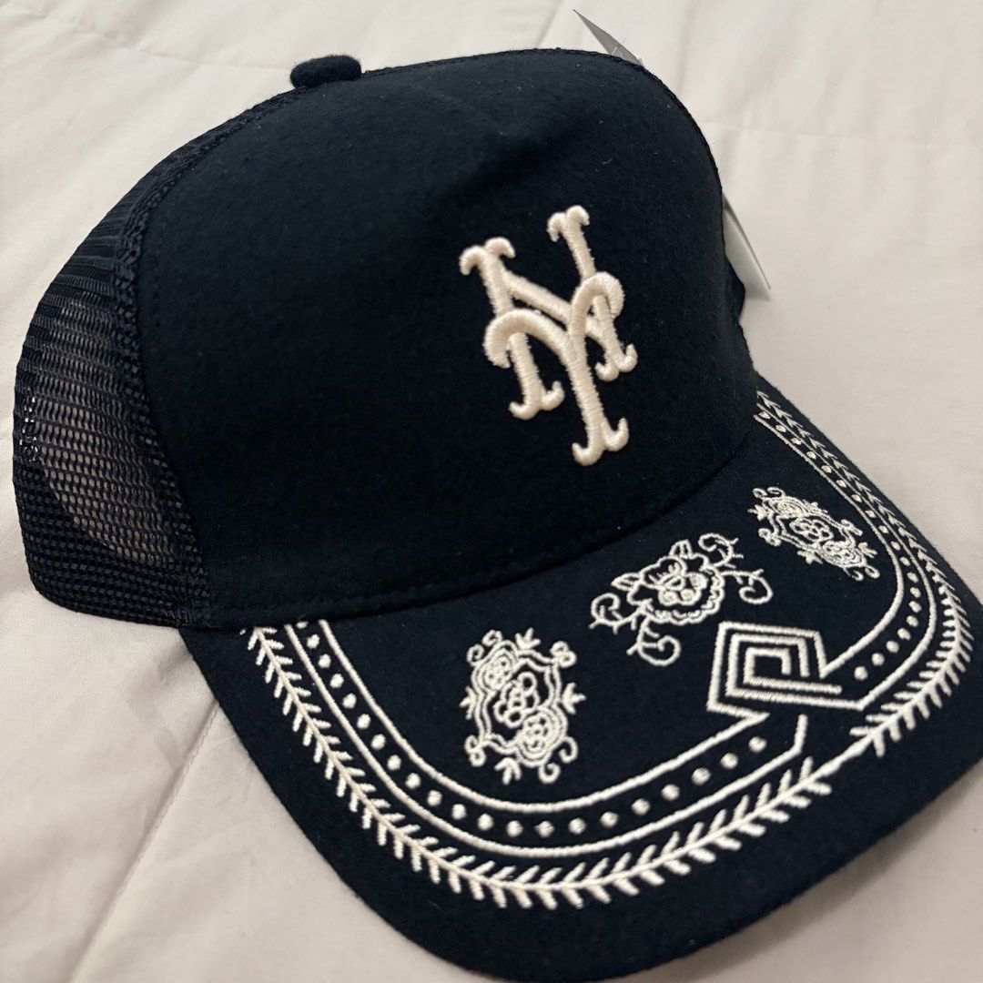 KITH x ‘47 New York Mets Fitted Cap (Category: Caps & Hats) located in San Jose. Submitted by porkjowls (Listing ID 1465931844, Image 3). Description: Brand new Authenticity not guaranteed No issue.
