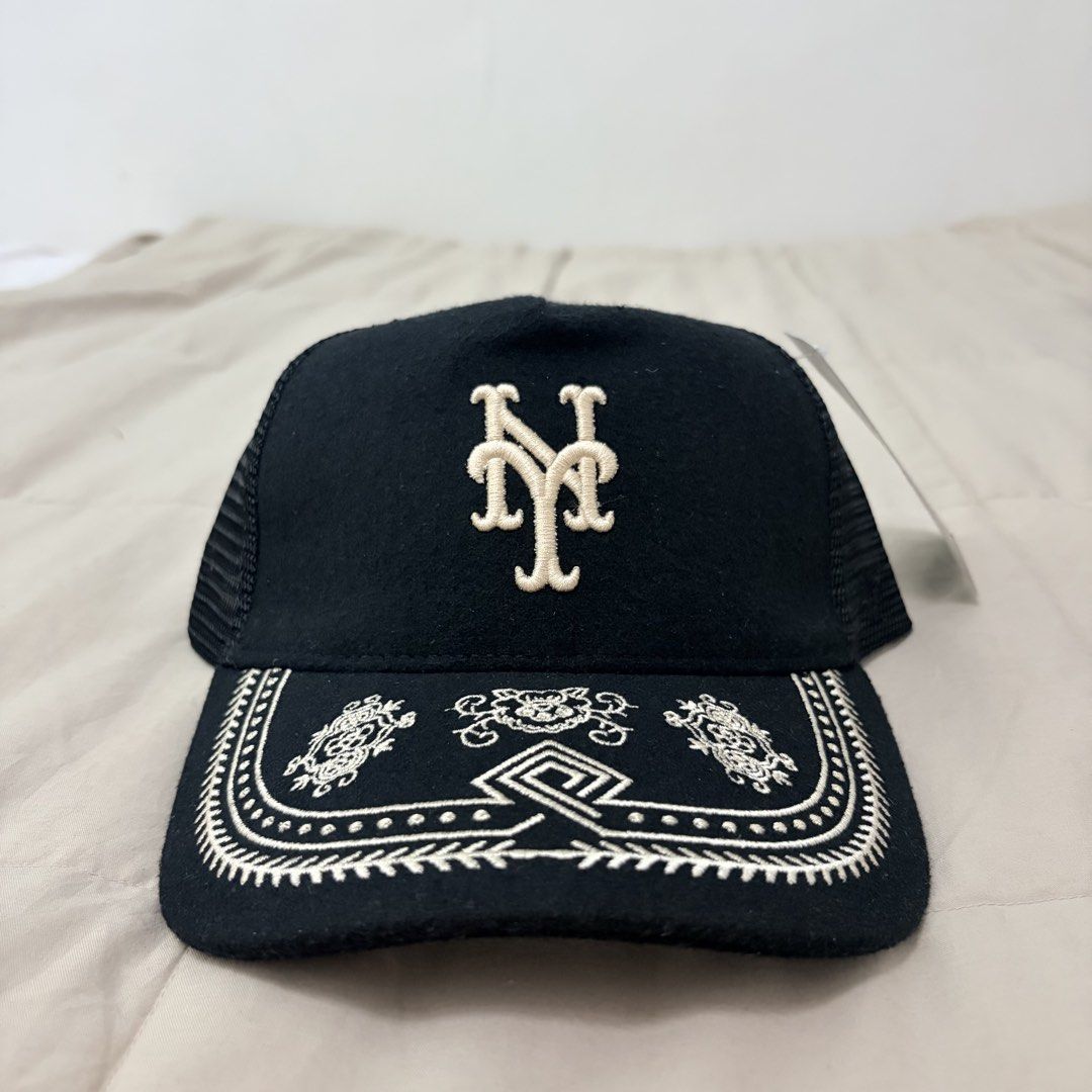 KITH x ‘47 New York Mets Fitted Cap (Category: Caps & Hats) located in San Jose. Submitted by porkjowls (Listing ID 1465931844, Image 2). Description: Brand new Authenticity not guaranteed No issue.