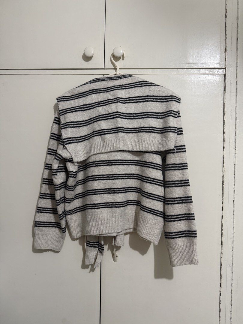 Knitted Cardian (Category: Coats, Jackets and Outerwear) located in Plaridel. Submitted by thriftingmama (Listing ID 1465843197, Image 2). Description: Knitted cardigan from Thailand. Free size up to 40 bust (stretchy fabric) . With removable collar. .
