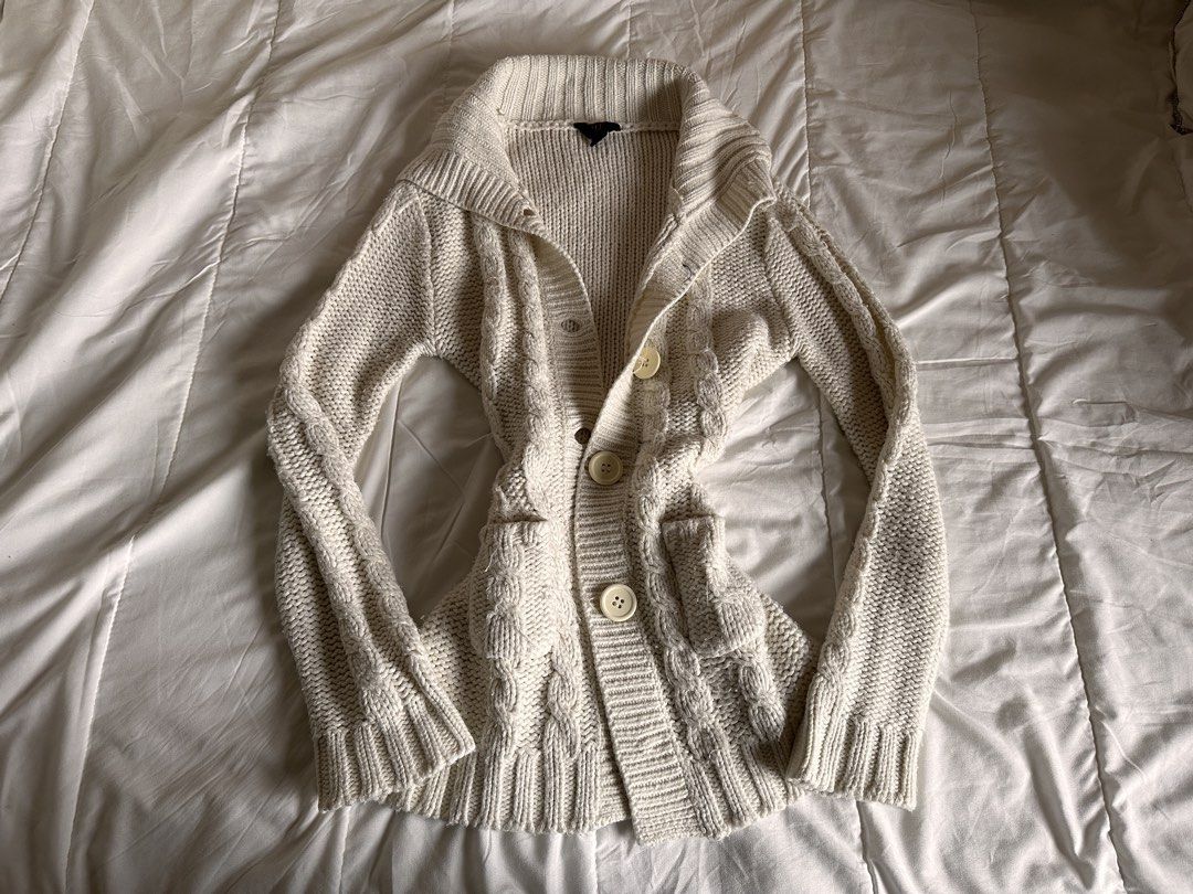 Knitted Vintage Jacket (Category: Coats, Jackets and Outerwear) located in Los Banos. Submitted by prel0v3d. (Listing ID 1465909582, Image 1). Description: .