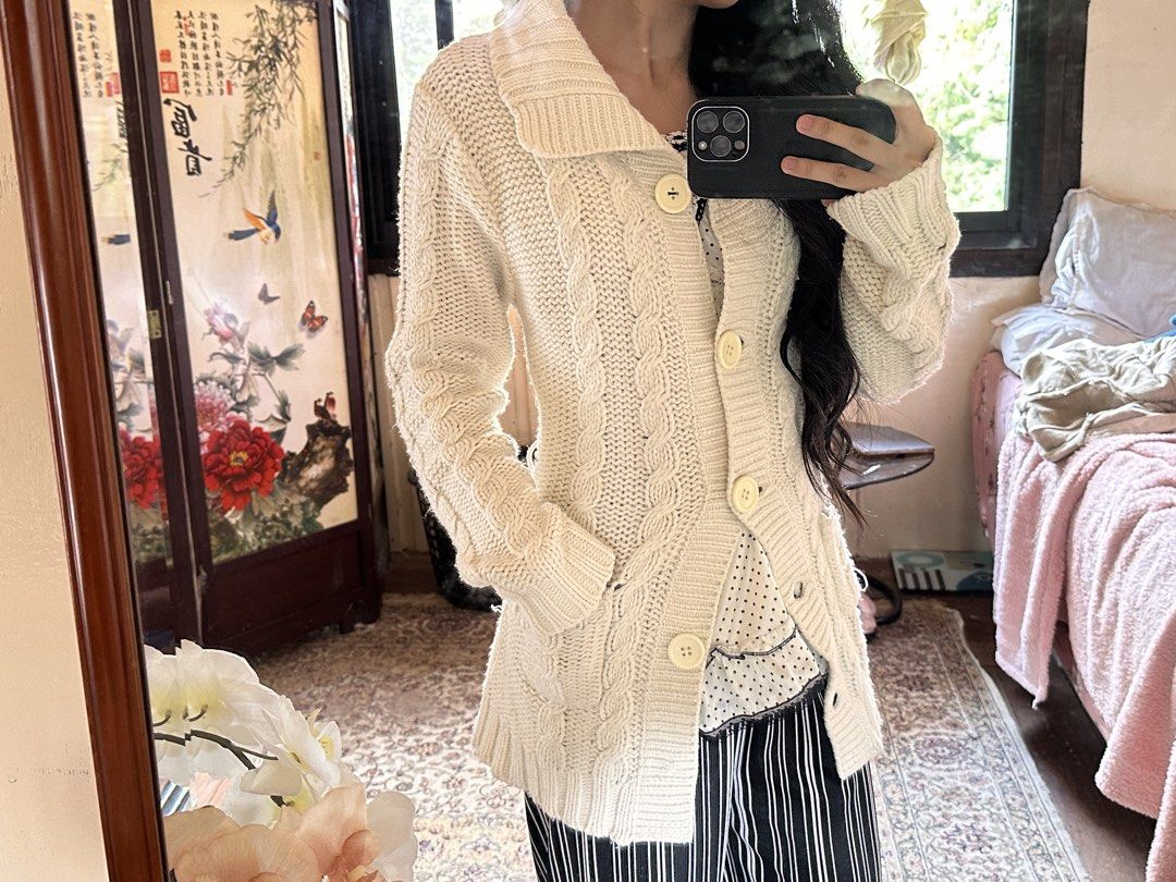 Knitted Vintage Jacket (Category: Coats, Jackets and Outerwear) located in Los Banos. Submitted by prel0v3d. (Listing ID 1465909582, Image 3). Description: .