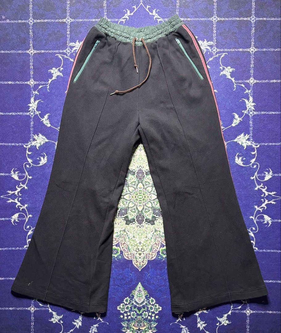 Kolor Flared Pants (Category: Trousers) located in Valenzuela. Submitted by telagram (Listing ID 1465884520, Image 1). Description: .