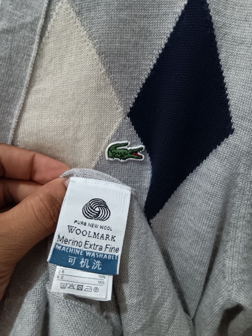 LACOSTE (Category: Coats, Jackets and Outerwear) located in Dauis. Submitted by udenglegaspi (Listing ID 1465798699, Image 3). Description: .