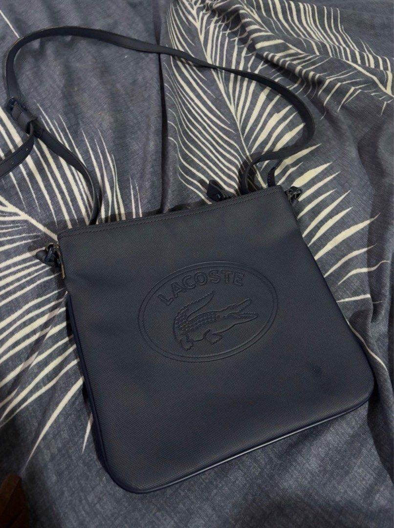 Lacoste Crossbag Og 💯 (Category: Cross-body Bags) located in General Santos City (Dadiangas). Submitted by jancocoby (Listing ID 1465857904, Image 1). Description: Good condition Authentic W/ minimal scratch in sling.