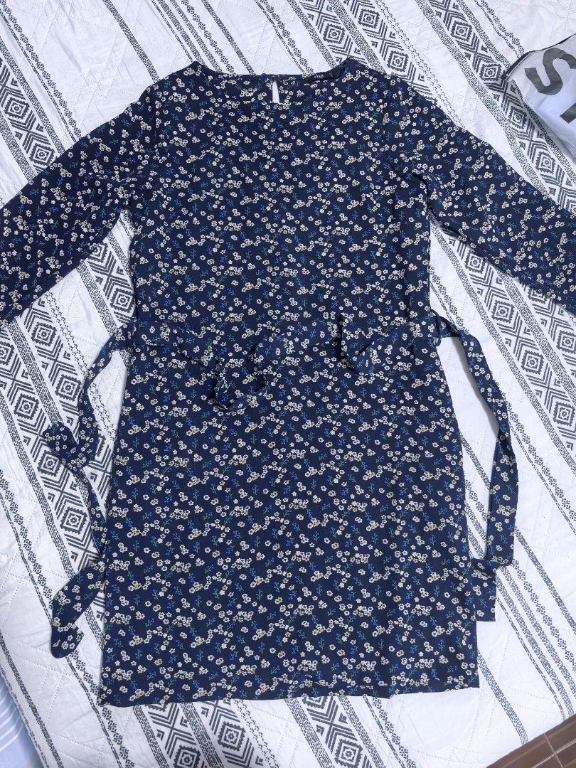 Ladies Dress, Small (Category: Dresses) located in Naga. Submitted by princessta62477 (Listing ID 1465827794, Image 1). Description: .