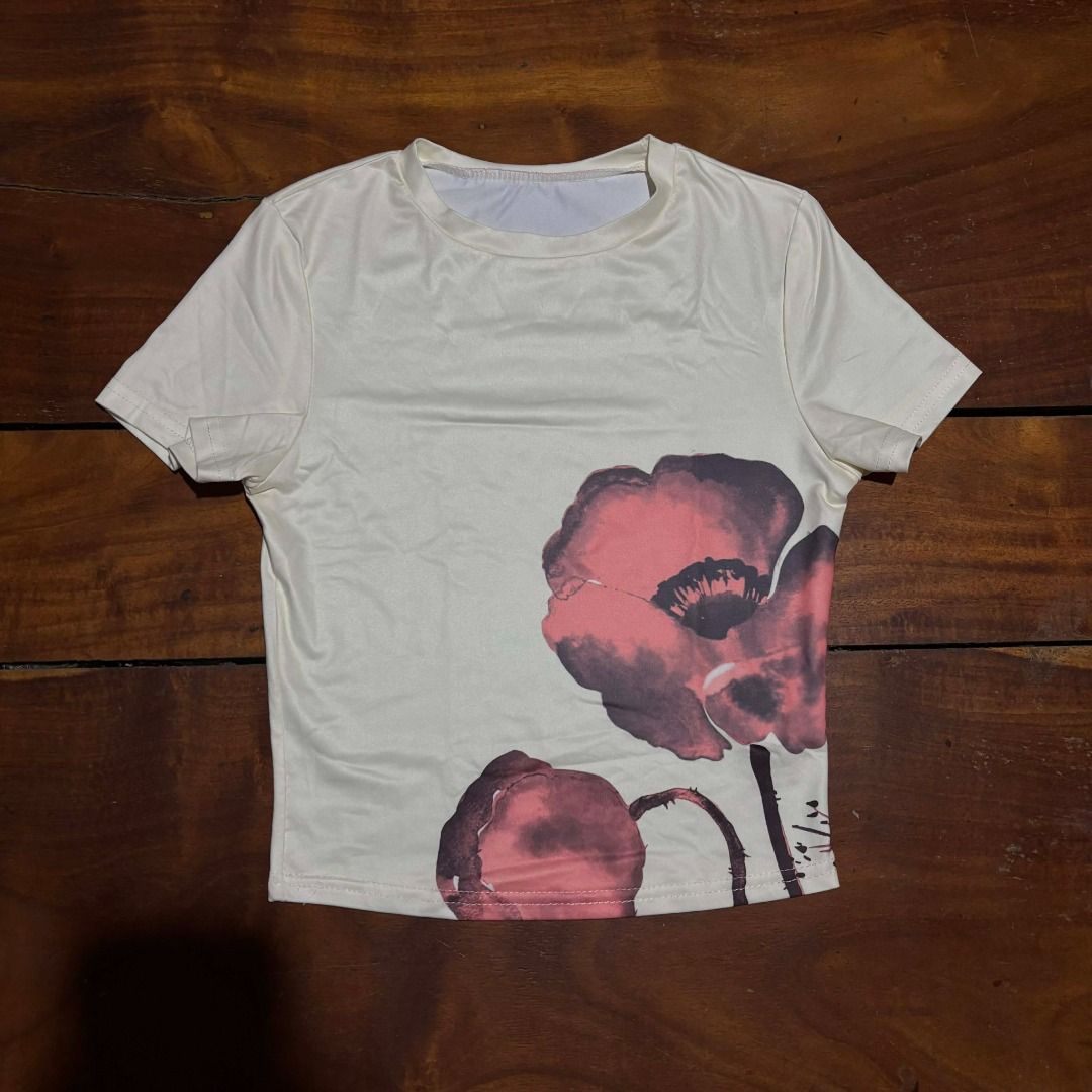 lamp album shirt (Category: Blouses) located in Iba. Submitted by fewiclo (Listing ID 1465885592, Image 1). Description: .