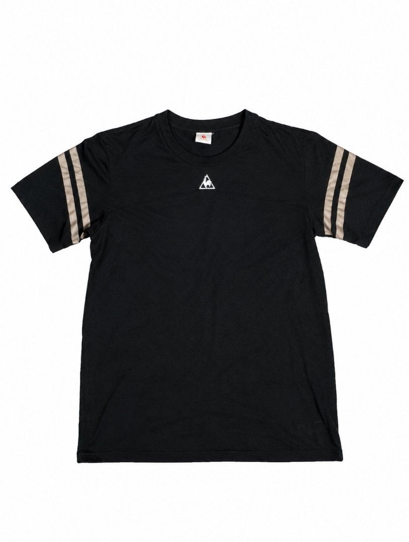 le coq sportif drifit (Category: Activewear) located in Iligan City. Submitted by jydsale. (Listing ID 1465898078, Image 1). Description: 🖤 LE COQ SPORTIF DRI-FIT SHIRT 🐓 🖤 Classic black color 🤍 Signature Le Coq Sportif logo on the chest ✨ Golden double stripes on both sleeves 🔤 Golden “Le Coq Sportif” print on the back 👕 Classic crew neck design 💨 Dri-Fit material — lightweight & comfortable 🔥 Simple, sporty, and timeless look 💯 Perfect