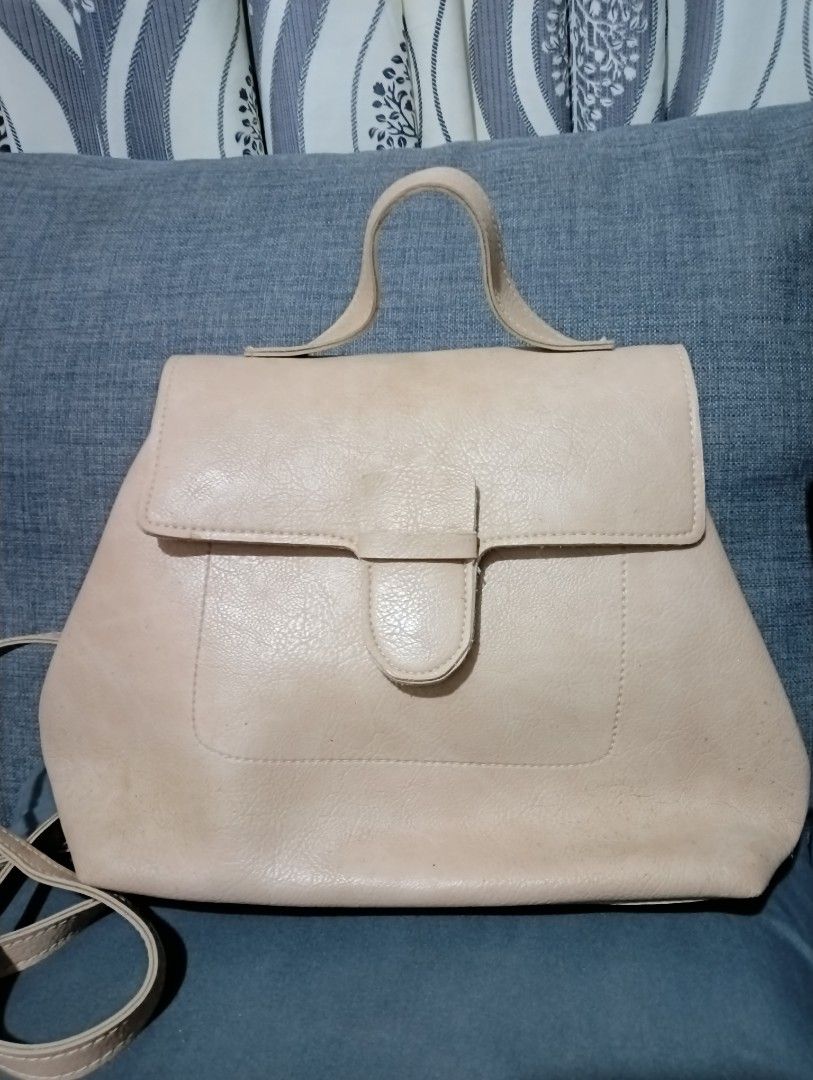Leather Backpack Small (Category: Backpacks) located in Hermosa. Submitted by chic2315 (Listing ID 1465878474, Image 1). Description: Leather Backpack for women. Small size good for gala or daily essentials. Lightweight. Expect some signs of usage since this is preloved..