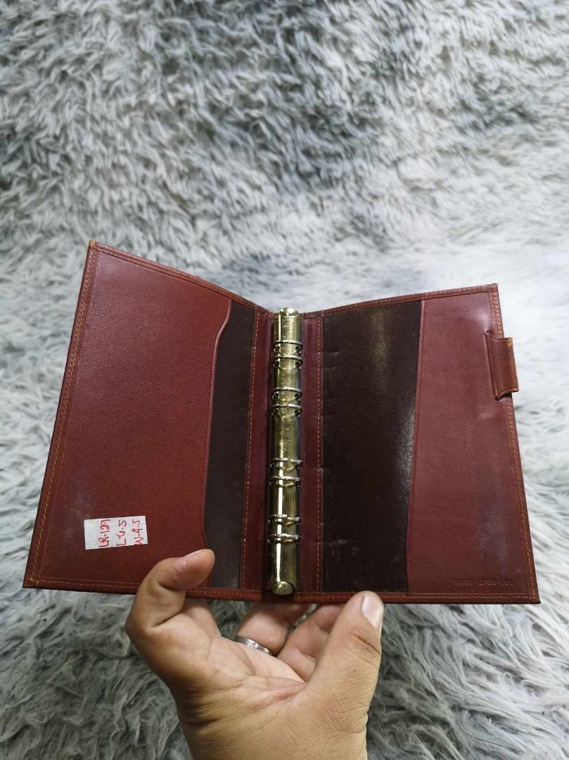 Leather Organizer Folder With Pen Holder (Category: Stationery & School Supplies) located in Santa Cruz. Submitted by jmy_surplus.2 (Listing ID 1465881748, Image 2). Description: Size ; L - 6.5 W - 4.5 Color ; Brown Type ; Organizer Folder Brand ; No brand Material ; Leather Style ; Brown leather organizer Folder LR 129 JMY 5 Batch #224.