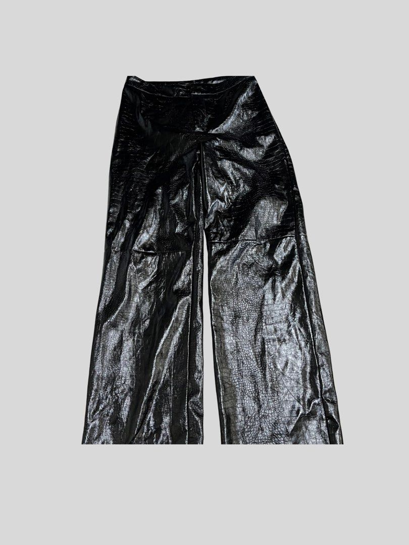 Leather Straight Cut Pants (Category: Other Bottoms) located in Bulacan. Submitted by _lokaa (Listing ID 1465854201, Image 1). Description: no flaws size 28-34 inches .