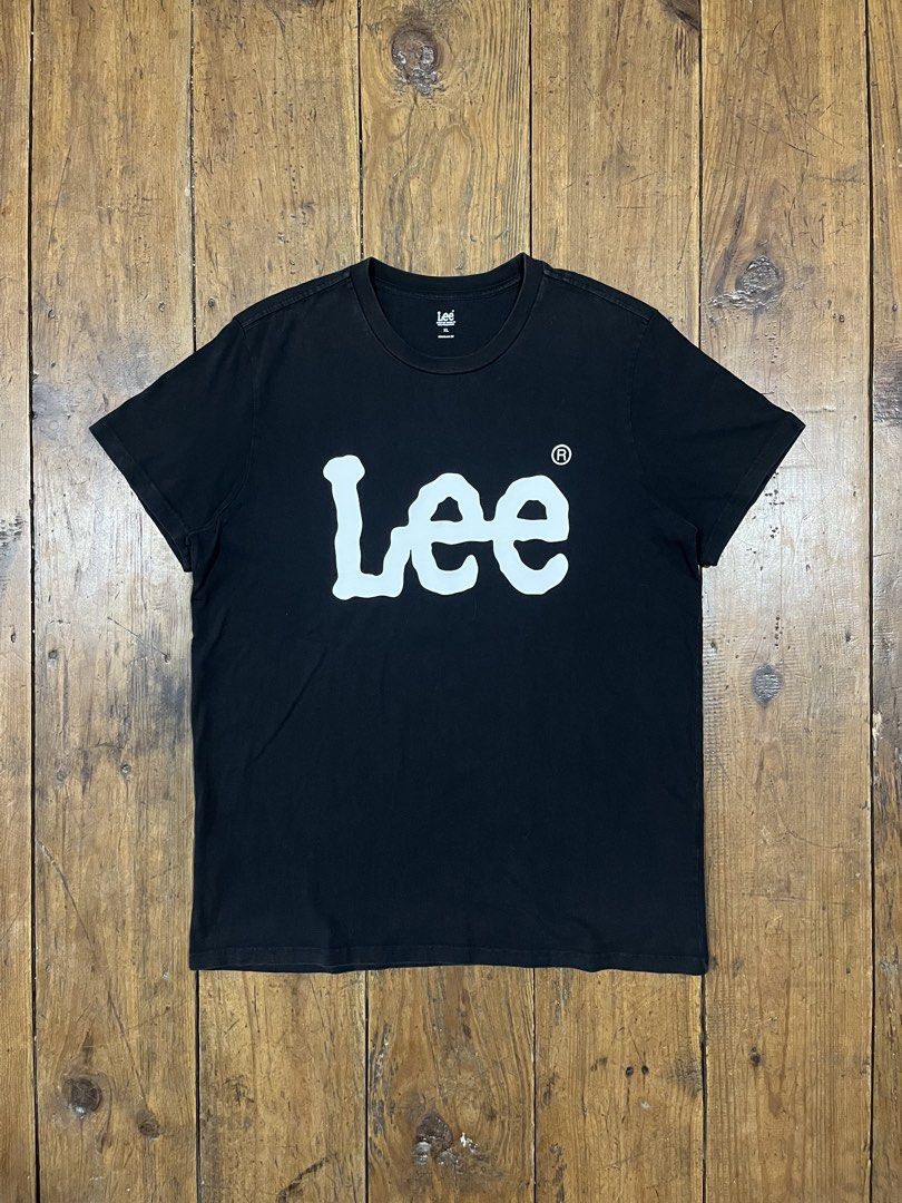 Lee Logo Tee Shirt (Category: Tshirts & Polo Shirts ) located in Baguio. Submitted by fishy___fish (Listing ID 1465891517, Image 1). Description: Lee Logo Tee Shirt Tagged XL Width: 22” Length: 30” Fits L No issues.