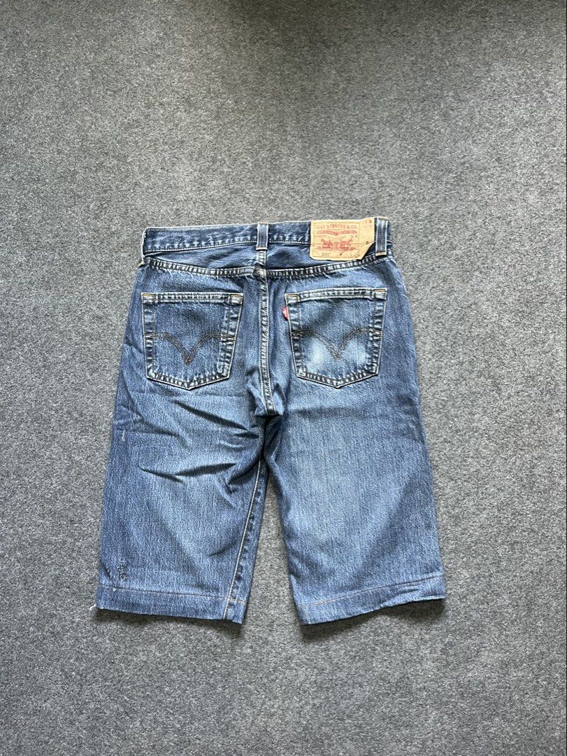 Levi’s 501 botton fly denim short (Category: Tshirts & Polo Shirts ) located in Lapu Lapu. Submitted by jhonrener41426 (Listing ID 1464771951, Image 1). Description: Size 30 Length-21.5 Leg opening-9 Excellent condition Color rate 9.5/10 Authentic .