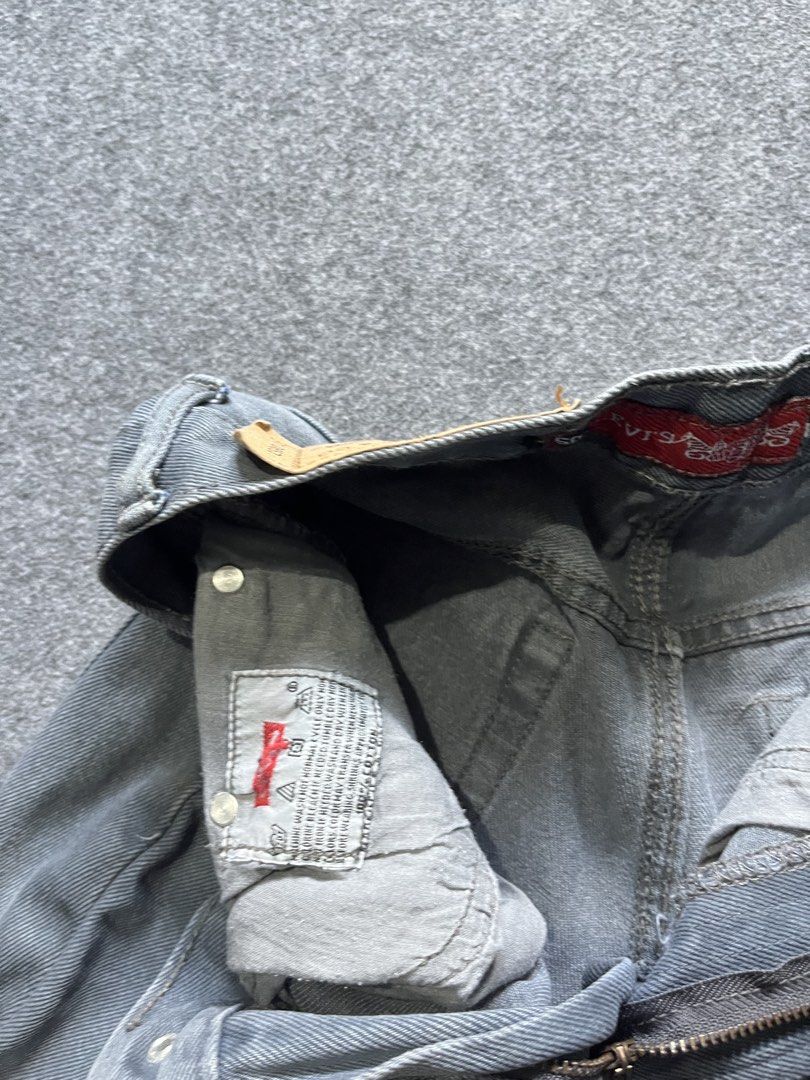 Levi’s 501 extended patch denim pants (Category: Jeans) located in Lapu Lapu. Submitted by jhonrener41426 (Listing ID 1464799569, Image 3). Description: Size 30 Thigh-11 Length-38 Leg opening-7 Excellent condition Color rate 9.7/10 Issue none .