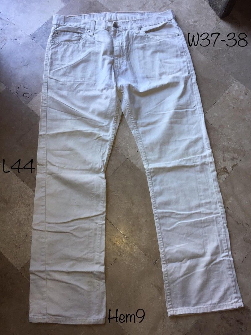 Levis 514 Cotton Cream Khaki Pants (Category: Jeans) located in Naga. Submitted by bonethugz1822 (Listing ID 1465892936, Image 3). Description: Verygood condition Need wash May white stain sya not sure if washable Dimes nasa 3rd pic 650+sf.