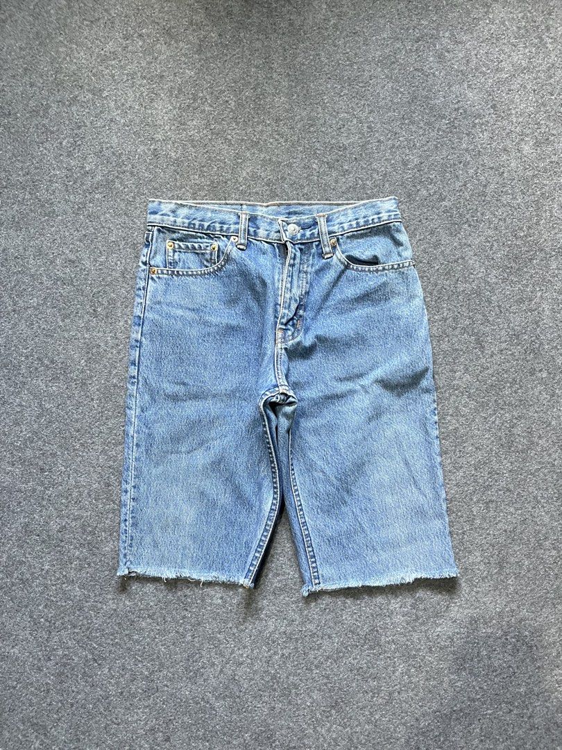 Levi’s 517 extended denim short (Category: Tshirts & Polo Shirts ) located in Lapu Lapu. Submitted by jhonrener41426 (Listing ID 1464772118, Image 2). Description: Size 28/30 Length-21 Leg opening-9 Excellent condition Color rate 9.5/10 Authentic Issue none .