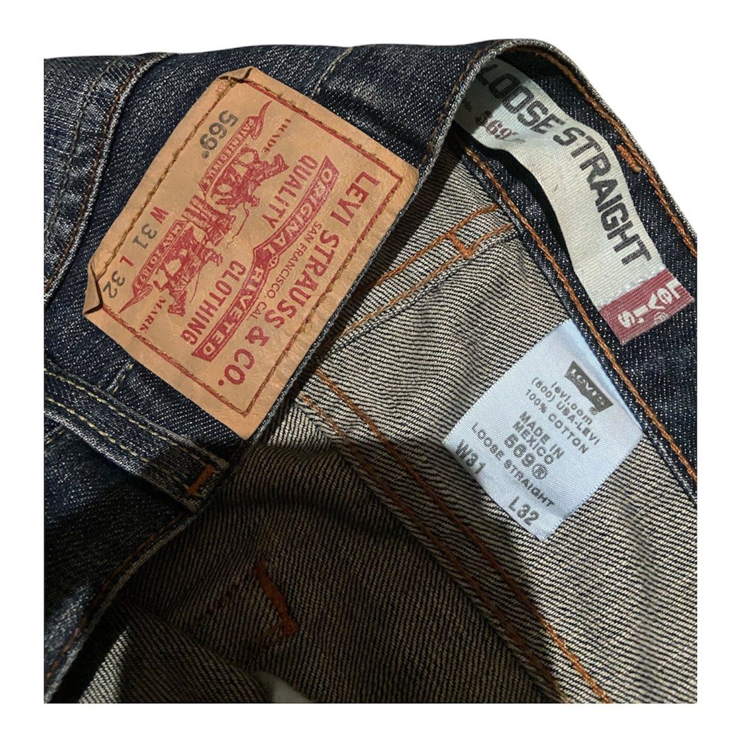 Levis 569 Loose Fit (Boot Cut/Straight) (Category: Jeans) located in General Santos City (Dadiangas). Submitted by archive.grail (Listing ID 1465761603, Image 2). Description: ⭐️Levis 569 Loose Fit Denim Jeans size/waist: 32-34 thigh: 14 length: 41 hem: 9.5.