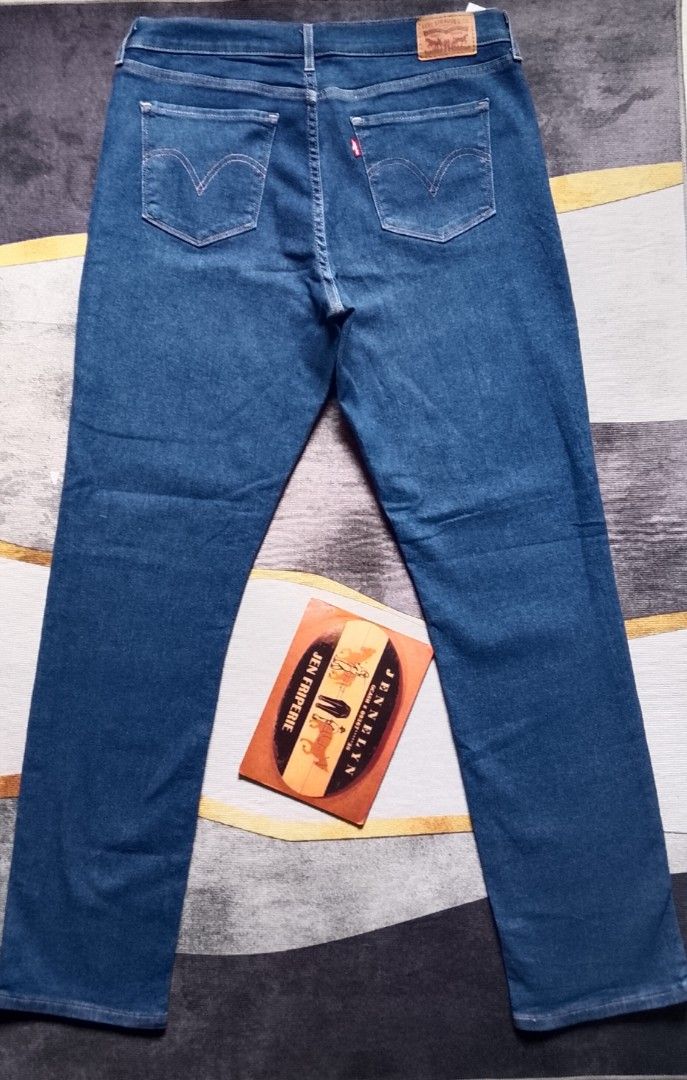 Levi's classic straight women (Category: Jeans) located in Calbayog City. Submitted by jen1027 (Listing ID 1465798165, Image 3). Description: LEVI'S CLASSIC STRAIGHT WOMEN Size 31 L 32on Tag Actual Waistline 33-36 Stretch Actual Length 42 Hem 7 Made In Colombia Excellent to new Condition Price:1200 Ship ⛔ Payment First ⛔ Mop-Gcash ⛔Location:Calbayog City Samar ⛔Courier:J&T Pm sa interested.