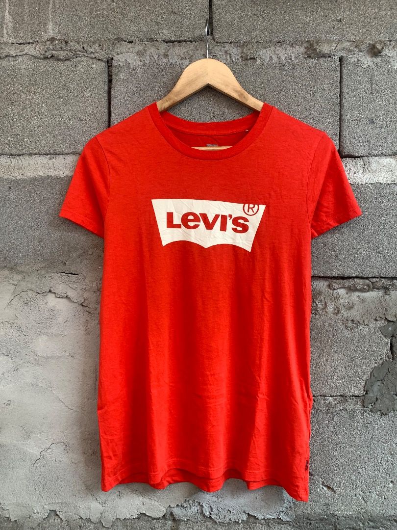 Levi’s Ladies Shirt (Category: Blouses) located in Tacurong. Submitted by mwloots04 (Listing ID 1465781720, Image 1). Description: Excellent condition As new No issues 10/10 Colorrate Dimes: 19x26.