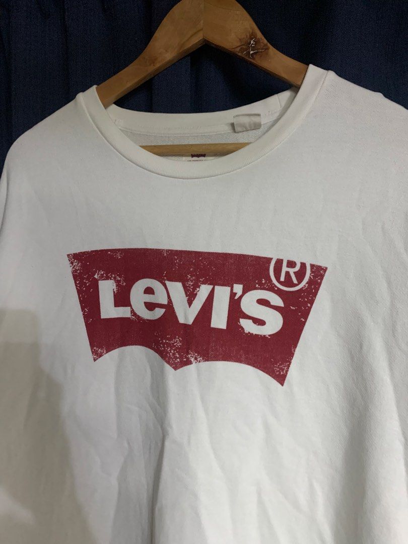 LEVIS “OG LOGO” SWEATSHIRT (Category: Hoodies) located in Cavite. Submitted by aronthrift_ (Listing ID 1465932997, Image 2). Description: LEVIS “OG LOGO”SWEATSHIRT SIZE: LARGE ON TAG LENGTH: 31.5 INCH WIDTH: 25 INCH SLEEVE: 28.5 INCH COMPLETE TAGS GOOD AS NEW CONDITION NO ISSUE COLOR RATE: 10/10 LOCATION: IMUS CAVITE PM FOR MORE INFO📩.