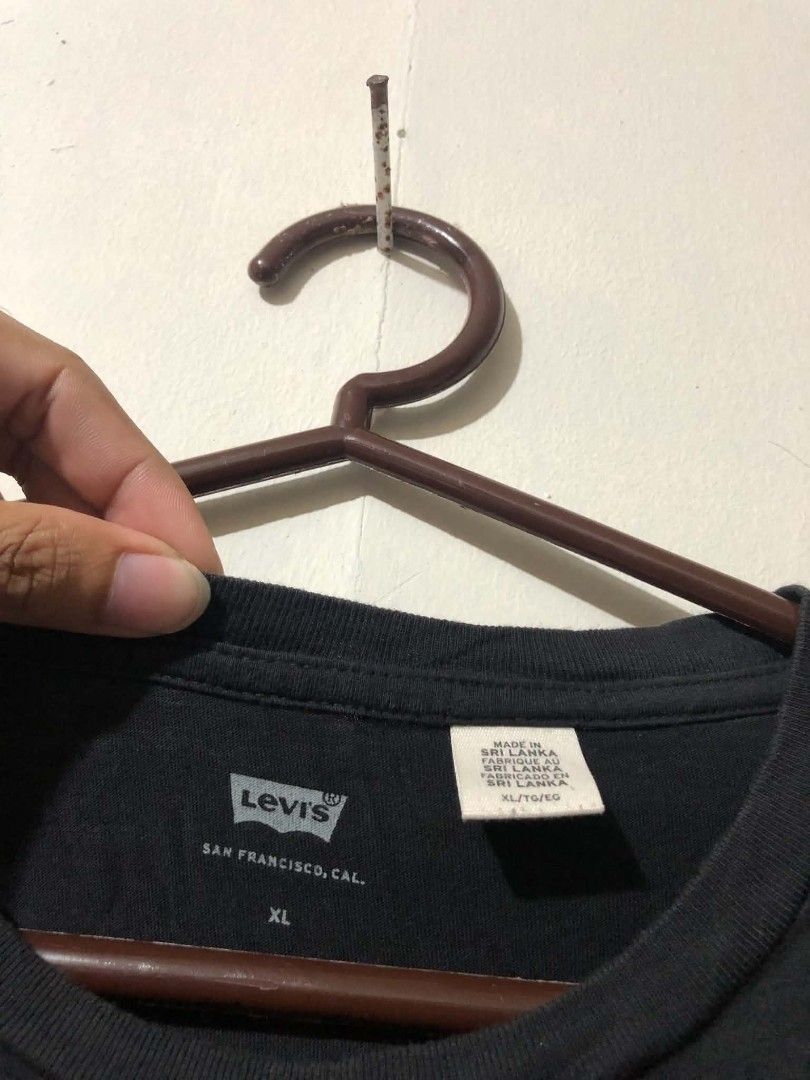 Levi's Shirt (Category: Tshirts & Polo Shirts ) located in Pasig City. Submitted by geloangelo17550 (Listing ID 1465938746, Image 3). Description: Authentic Excellent condition No issue.